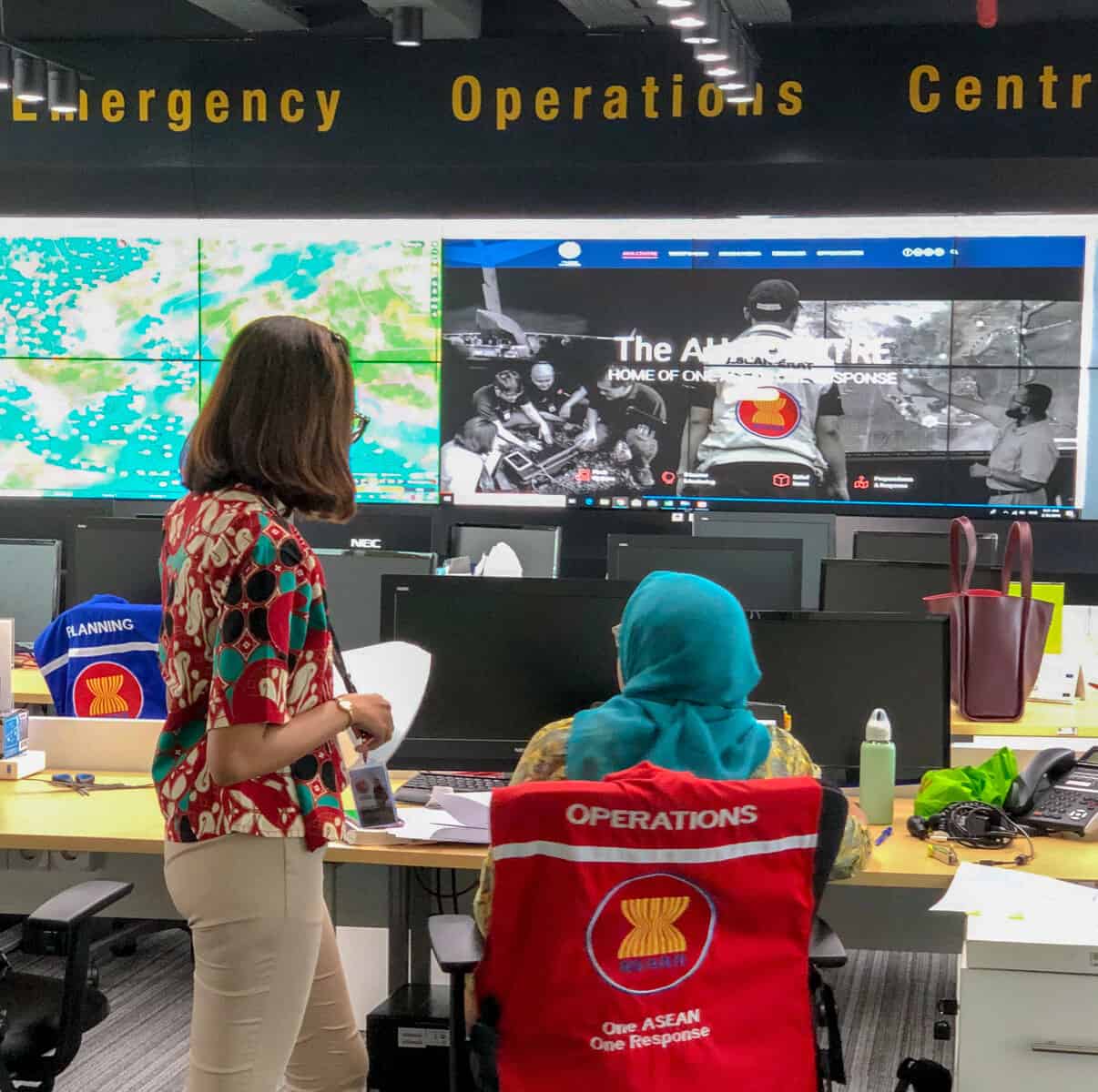 DMRS Training at AHA Centre, two users at the Emergency Operations Center